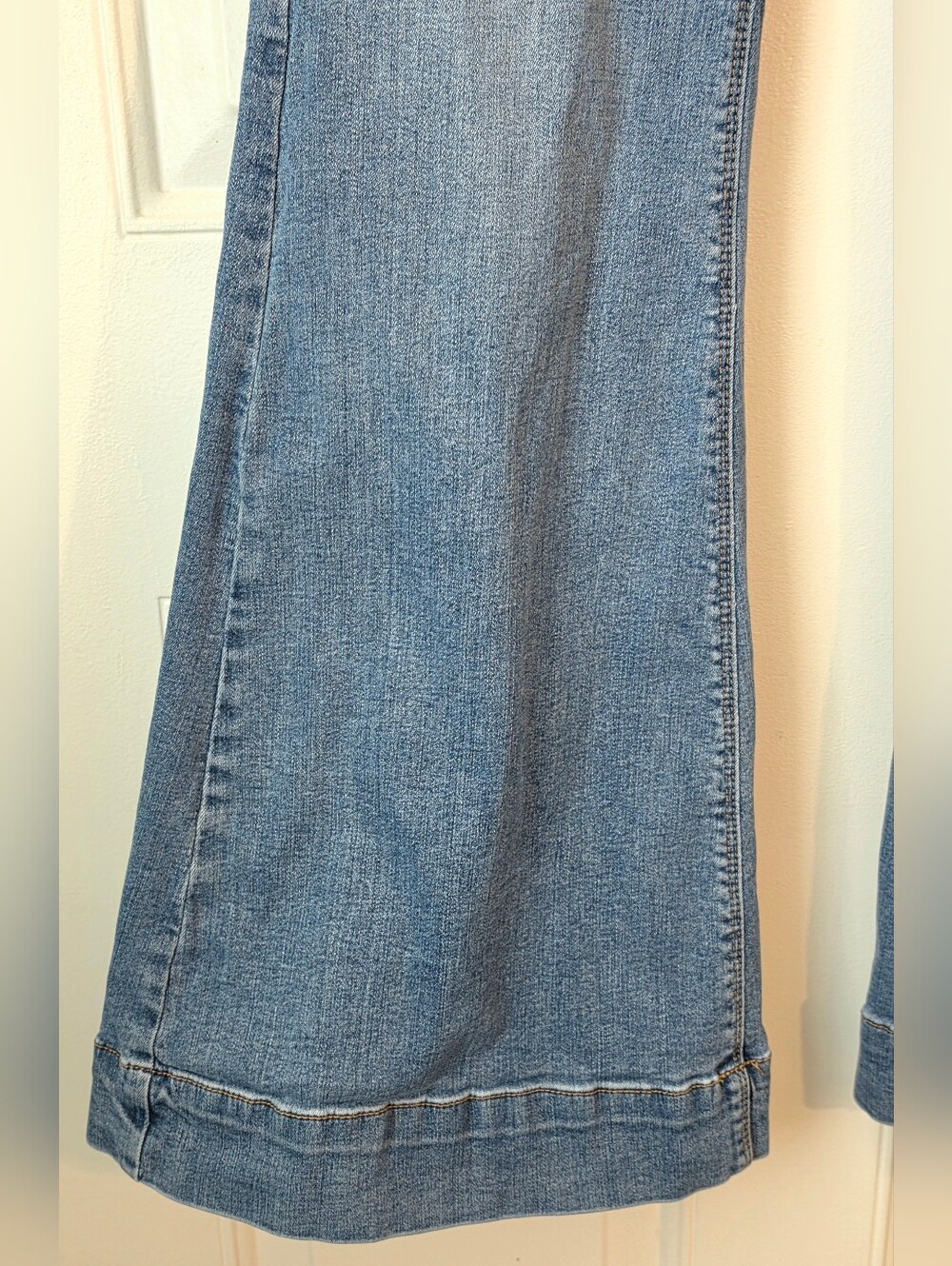 We The Free Flare Jeans Thick Cuff Womens 29 Med Light Wash Stretchy Mid Rise - Picture 7 of 13